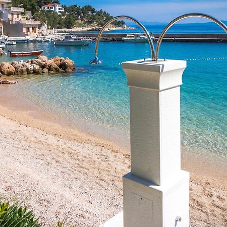 Apartments And Rooms By The Sea Brela, Makarska - 13118 외부 사진