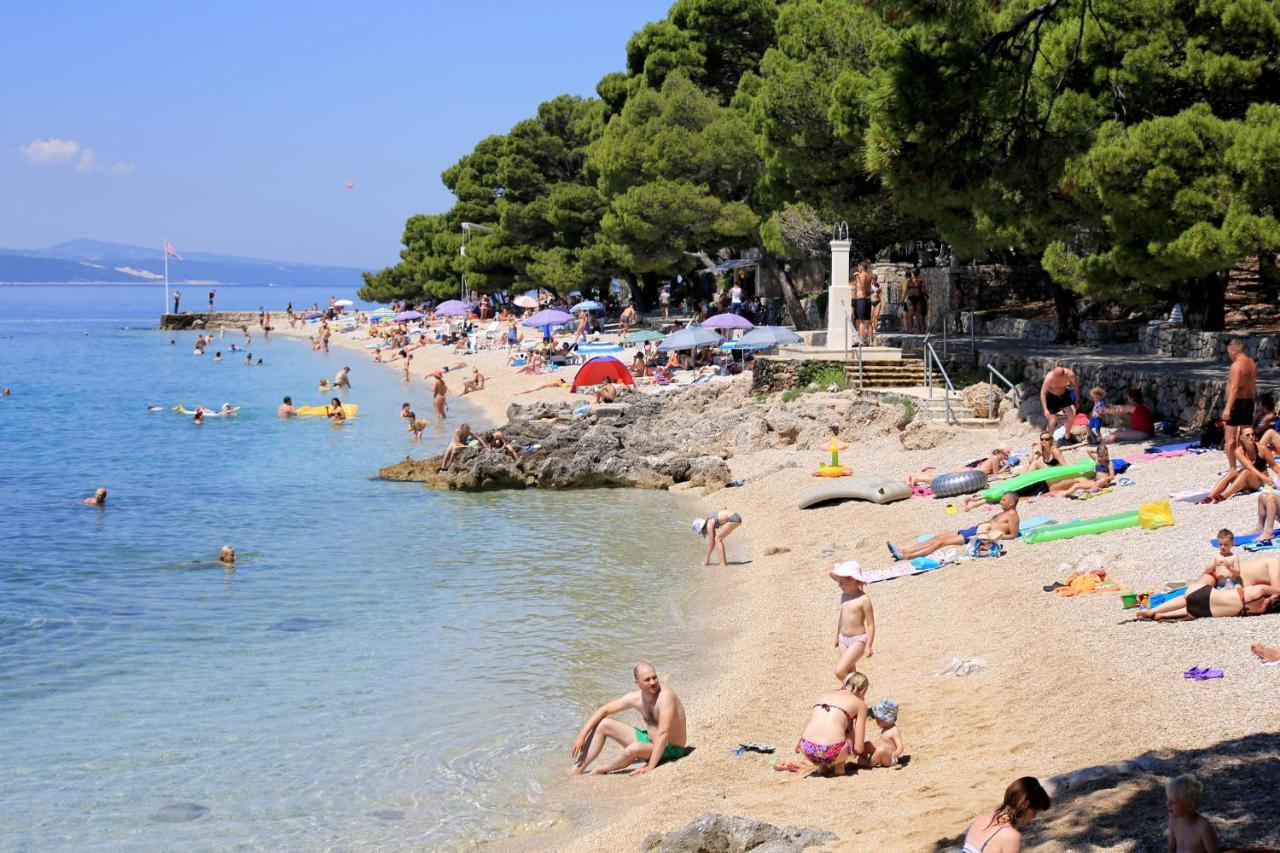 Apartments And Rooms By The Sea Brela, Makarska - 13118 외부 사진